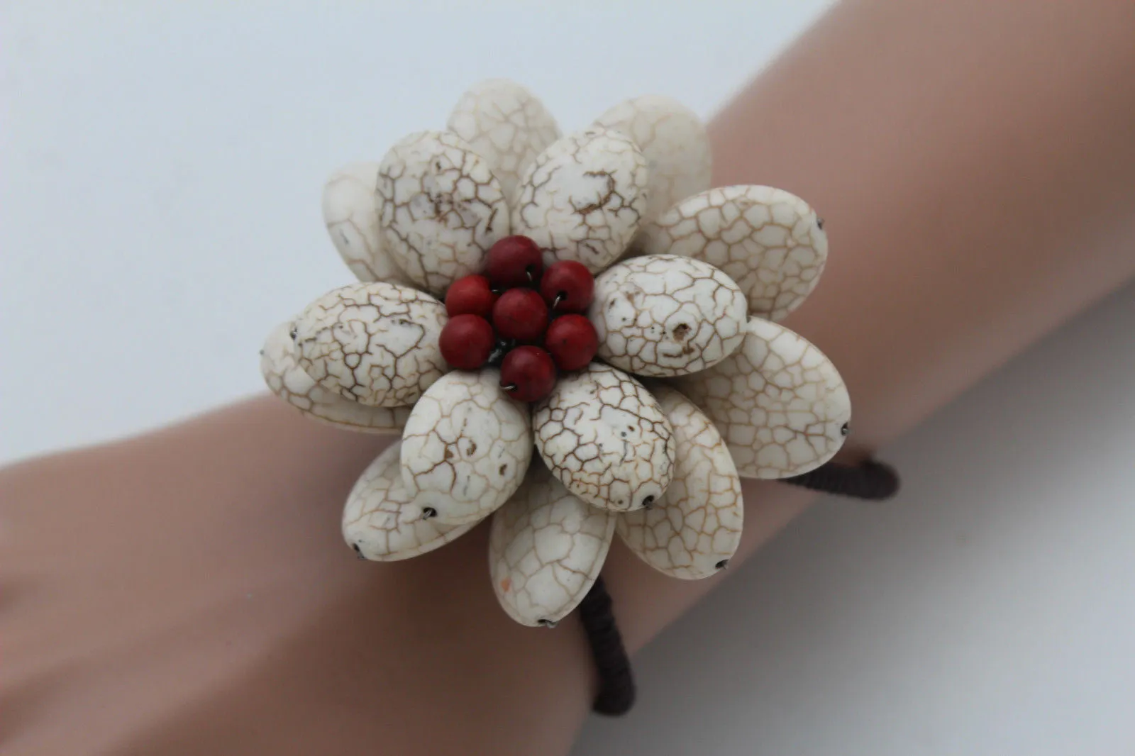 Beaded Flower Bracelet with Elastic Wristband