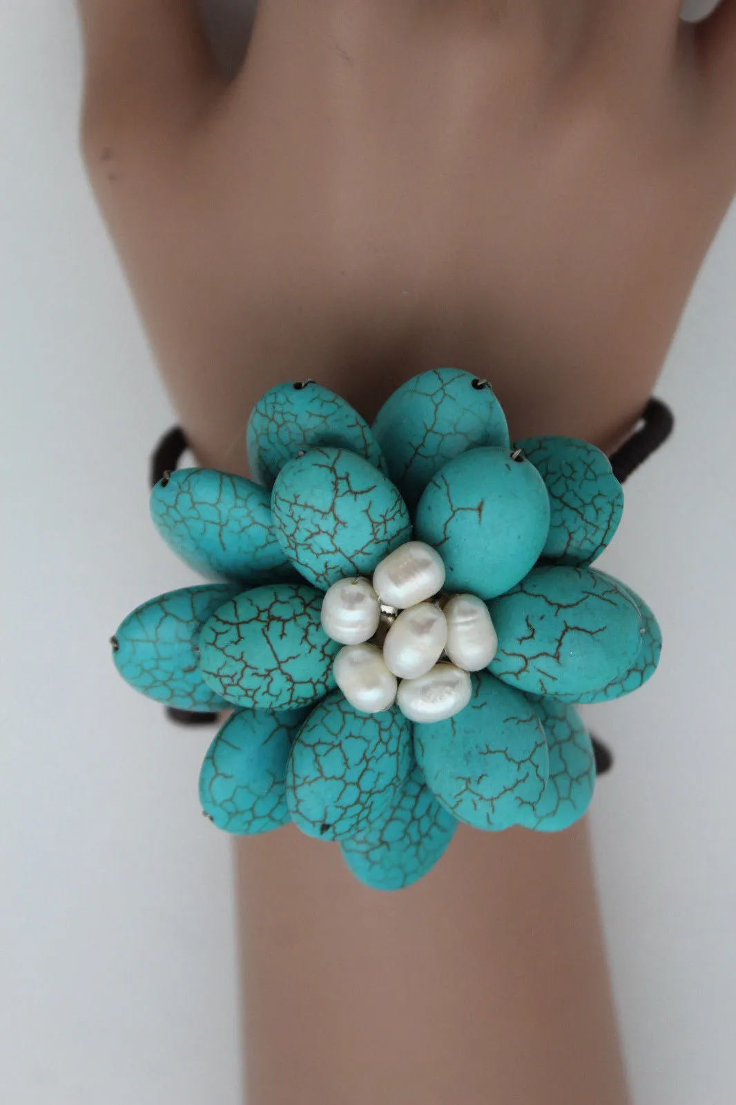 Beaded Flower Bracelet with Elastic Wristband