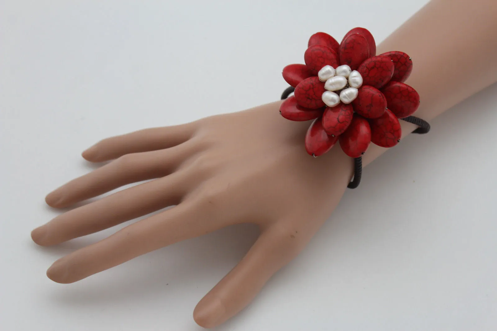 Beaded Flower Bracelet with Elastic Wristband