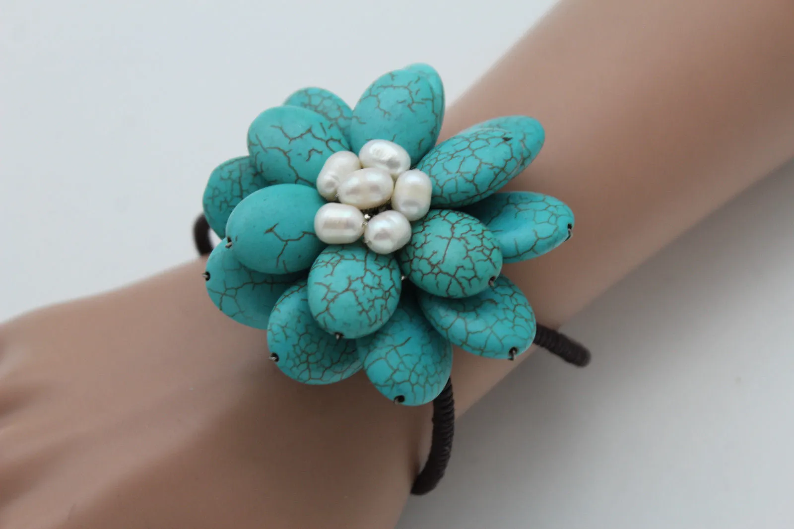 Beaded Flower Bracelet with Elastic Wristband