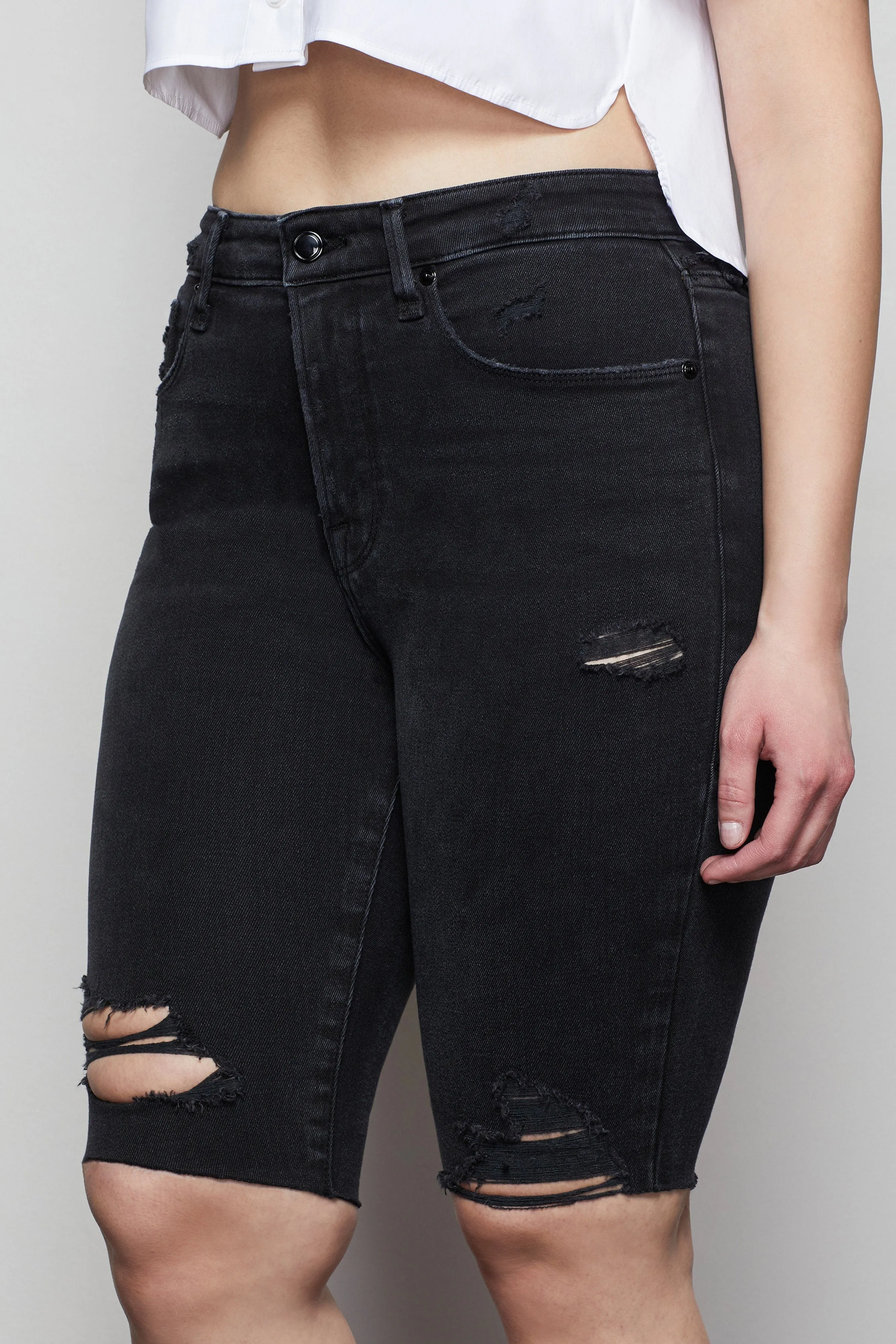 GOOD BERMUDA SHORT | BLACK088