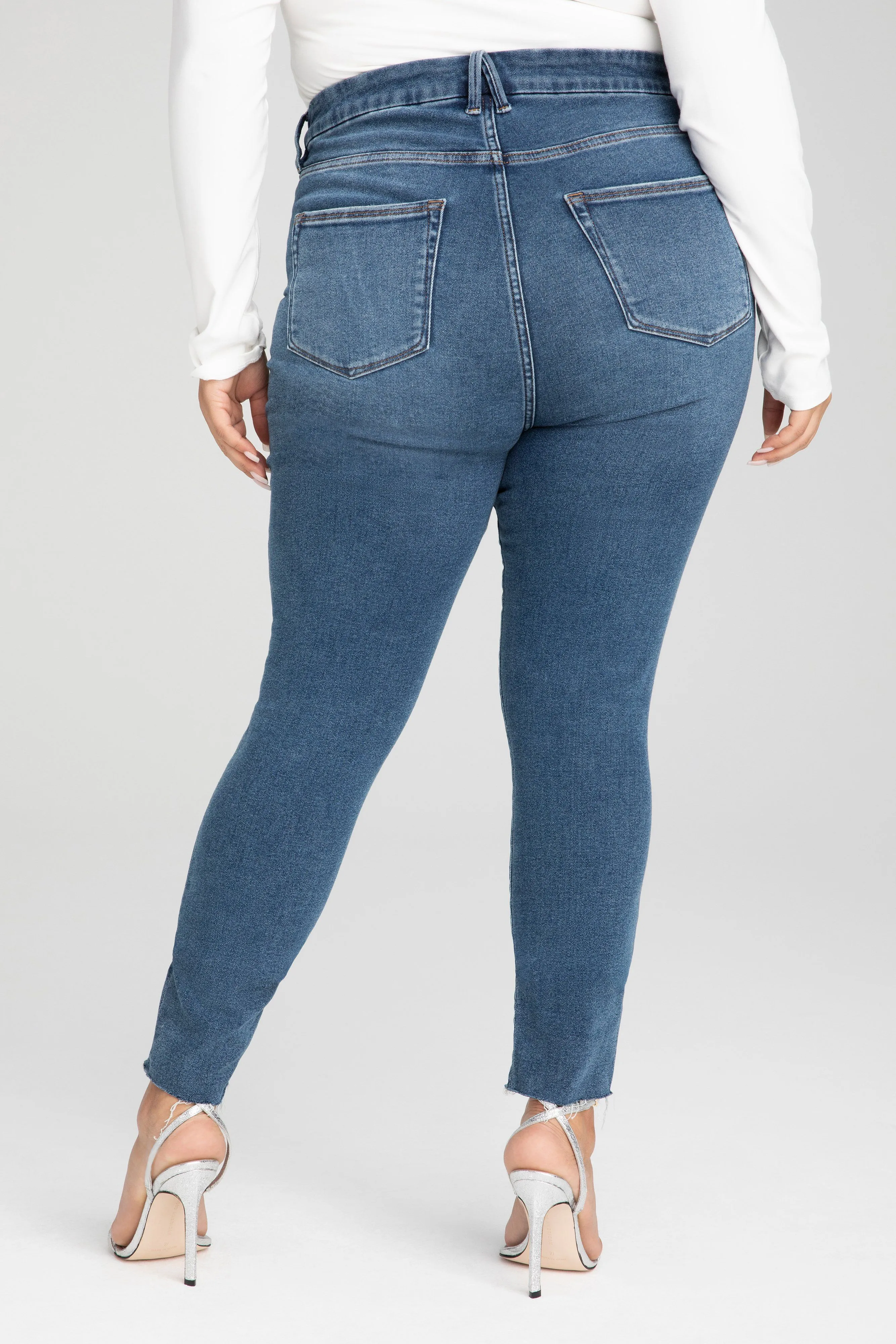 GOOD WAIST CROP RAW EDGE | BLUE533